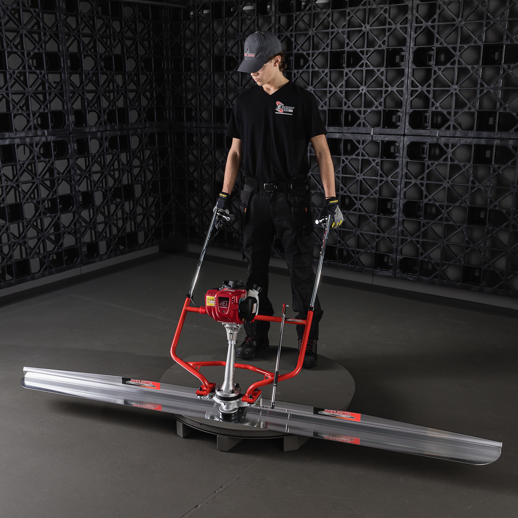 HONDA-POWERED MAGIC SCREED