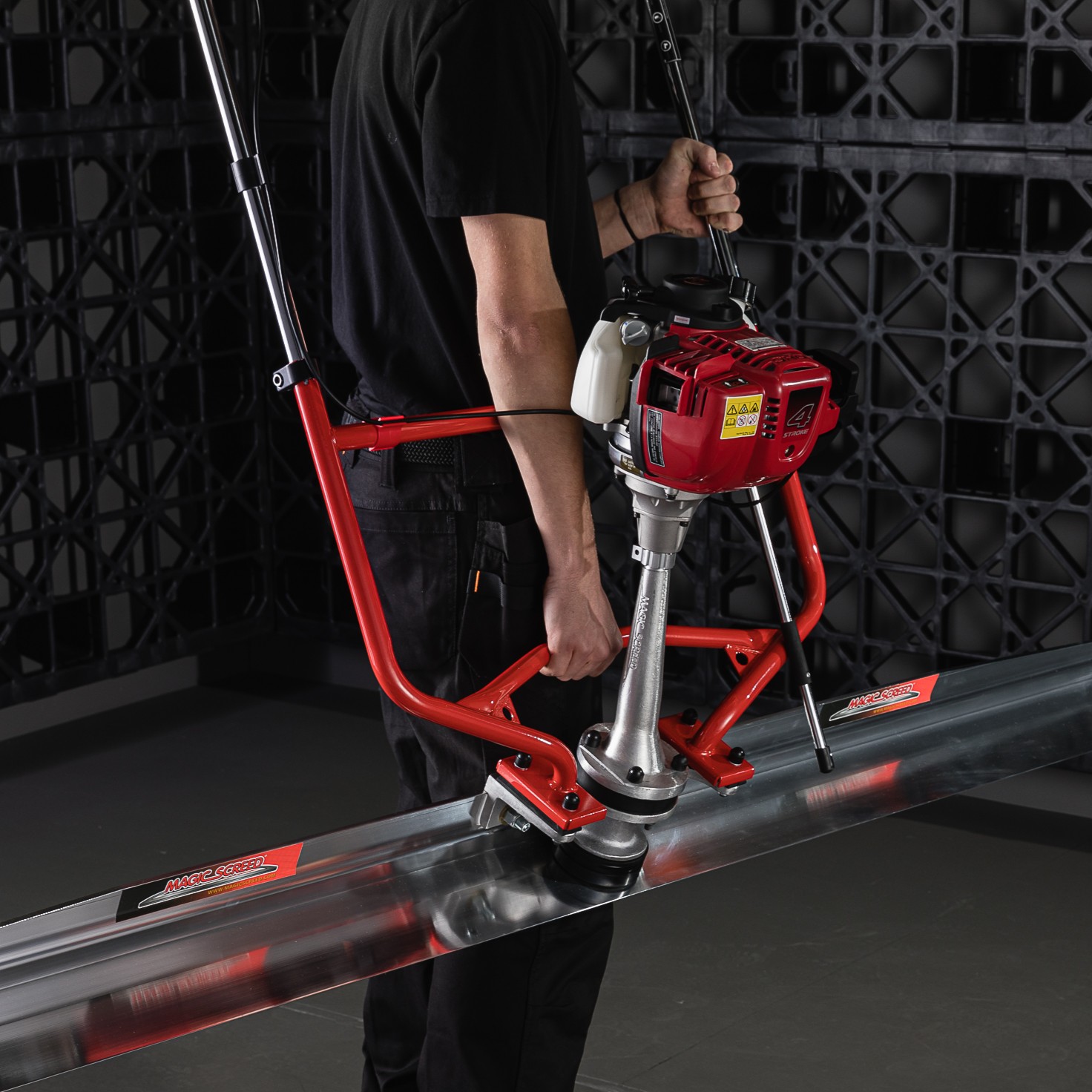 HONDA-POWERED MAGIC SCREED