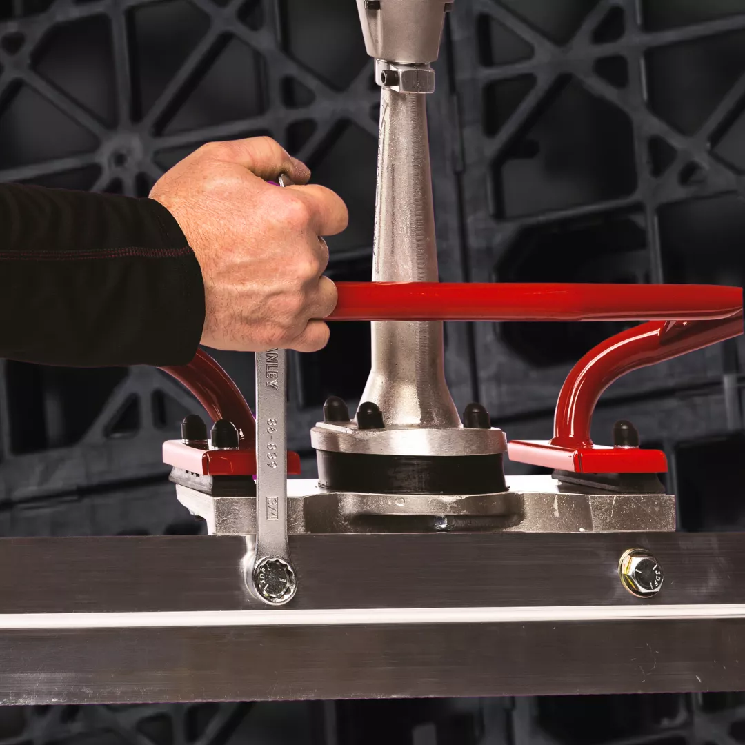 2-min-quick-blade-change 2 MIN. MAGIC SCREED BLADE CHANGE