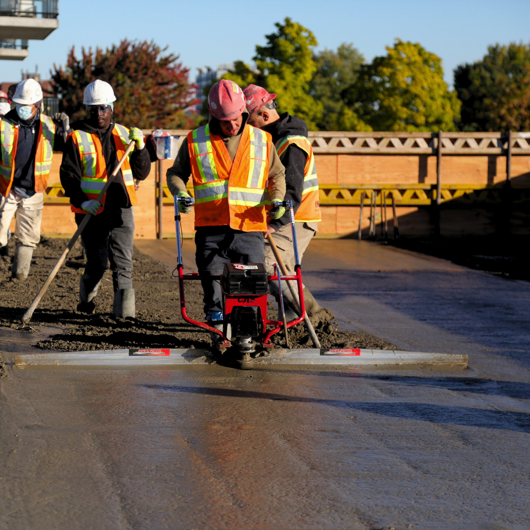 E-SCREED - ELECTRIC BATTERY CONCRETE SCREED BY MAGIC SCREED