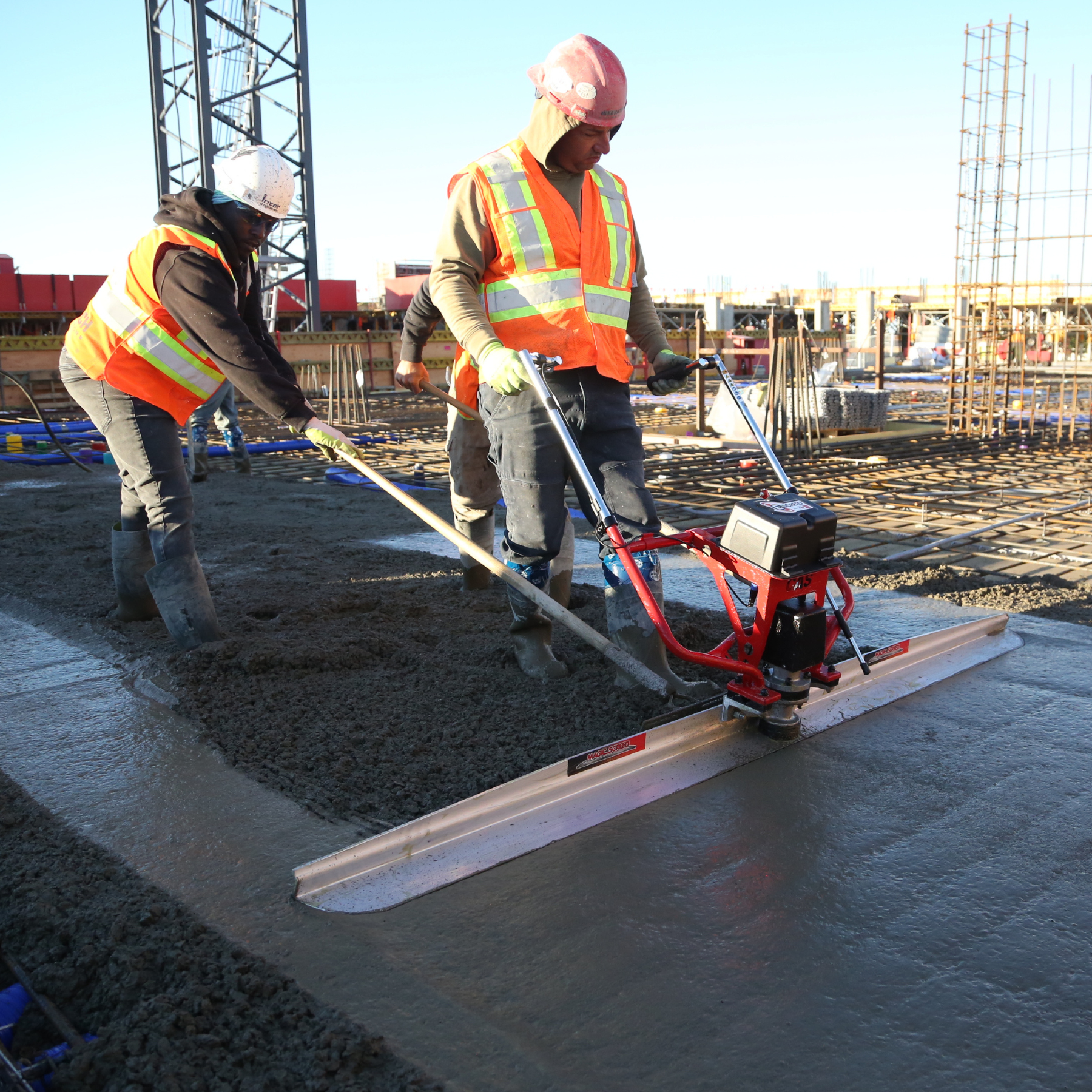 E-SCREED - ELECTRIC BATTERY CONCRETE SCREED BY MAGIC SCREED