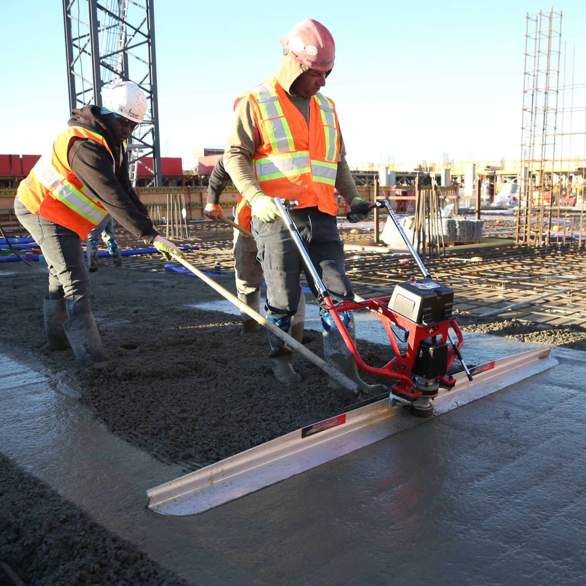 E-SCREED - ELECTRIC BATTERY CONCRETE SCREED BY MAGIC SCREED