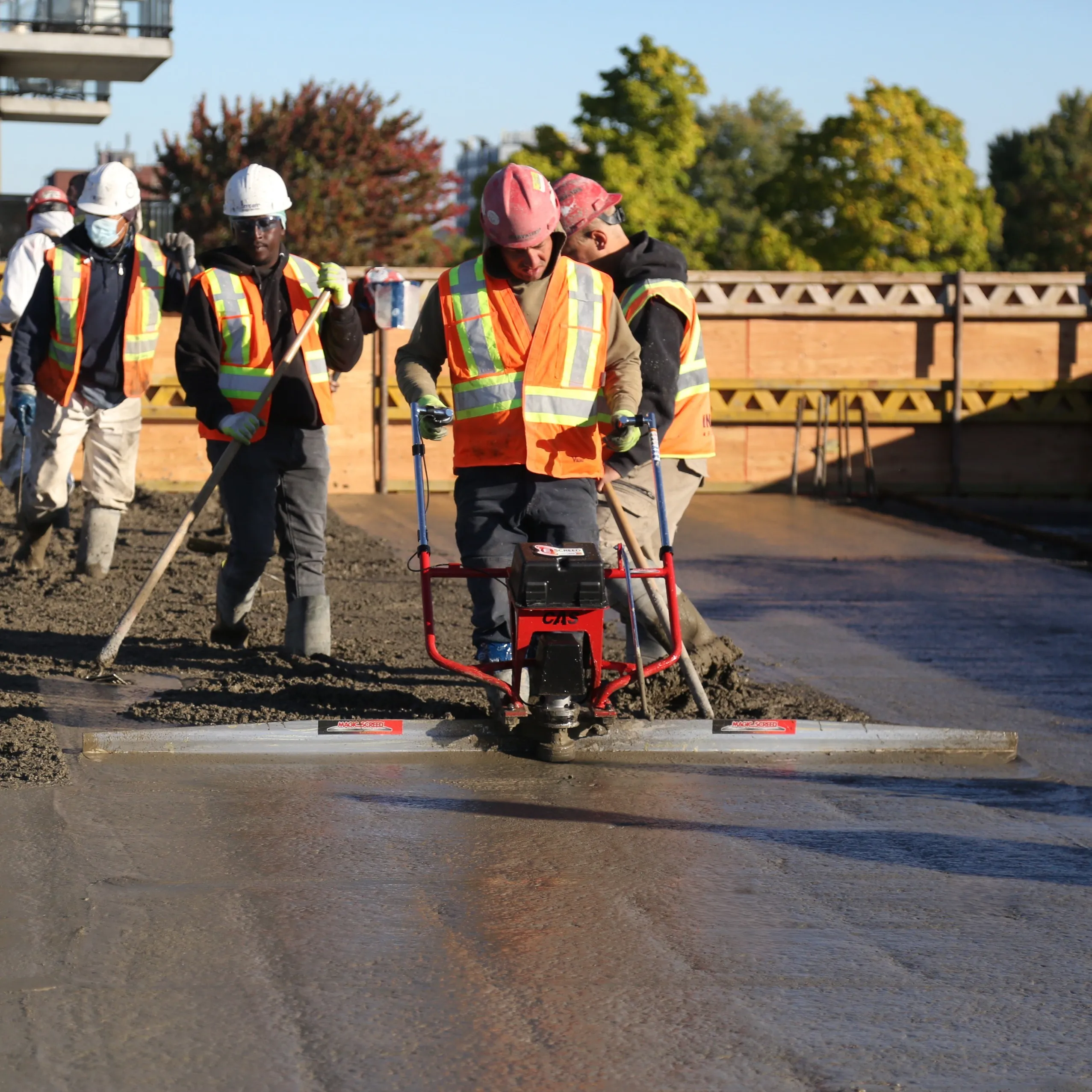 E-SCREED - ELECTRIC BATTERY CONCRETE SCREED BY MAGIC SCREED