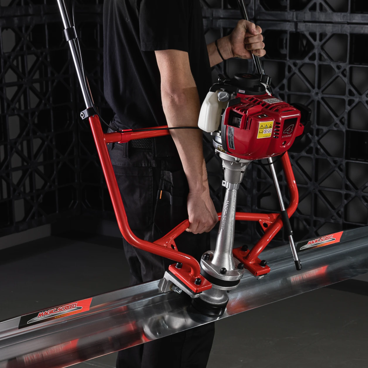 HONDA-POWERED MAGIC SCREED