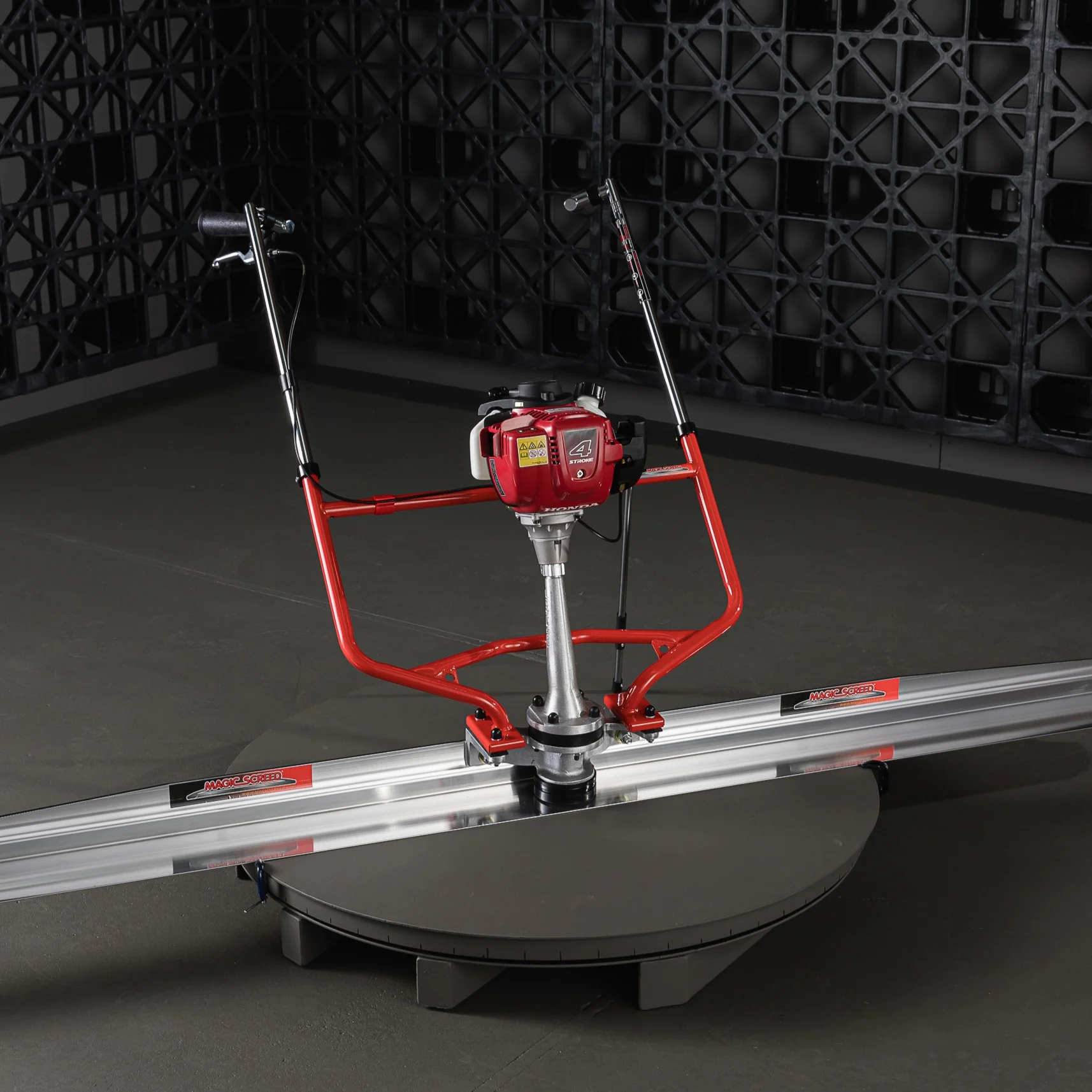 HONDA-POWERED MAGIC SCREED